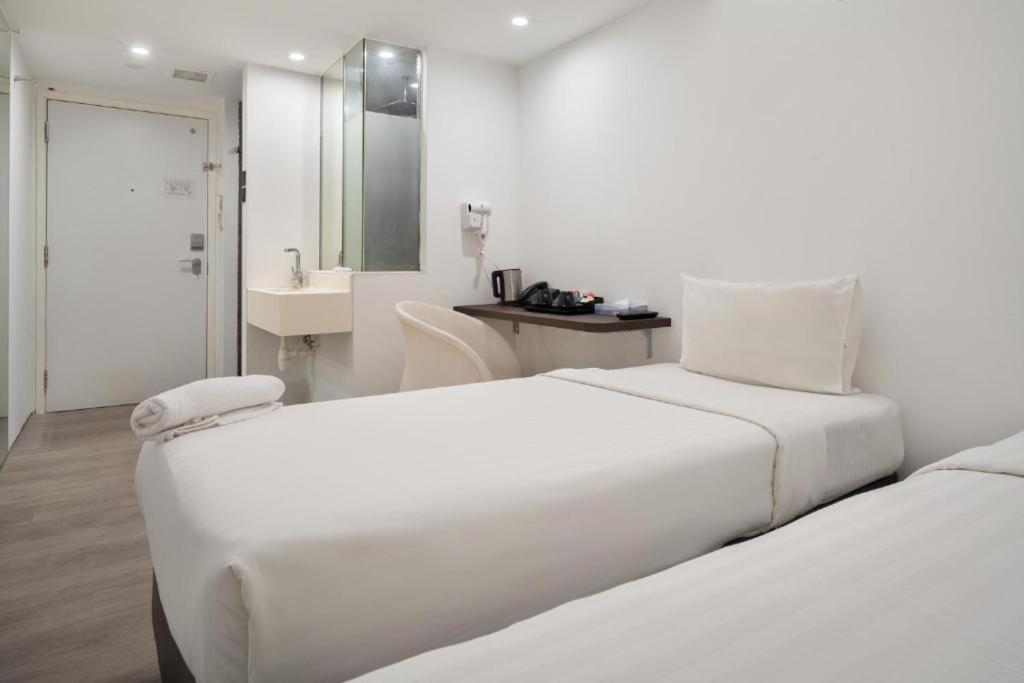 A Hotel Dickson Singapore Bagian luar foto